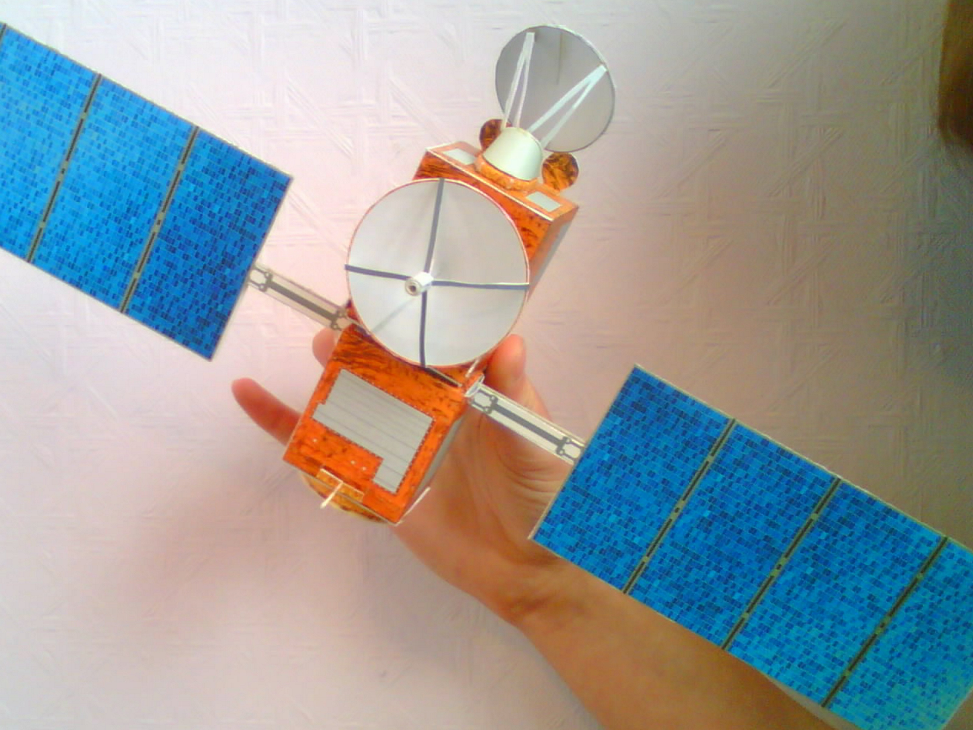 maquette satellite